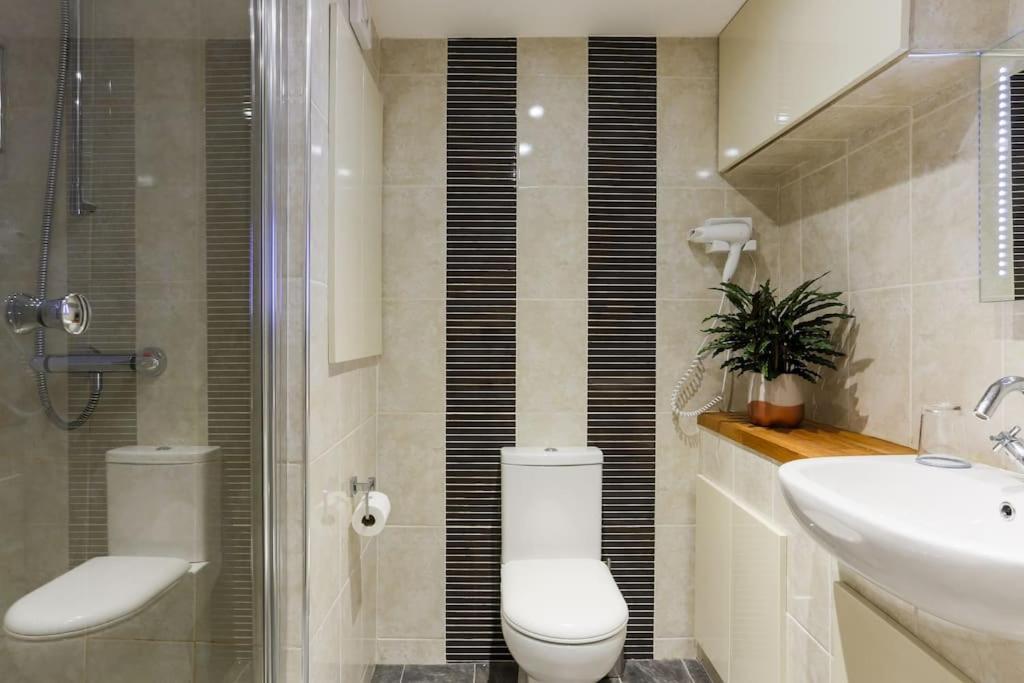 Truro Apartment In A Stunning Quiet Location エクステリア 写真
